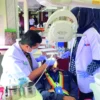 KAI Daop 3 Cirebon melibatkan tim kesehatan yang terdiri dari dokter umum, dokter gigi, dokter kandungan, bida